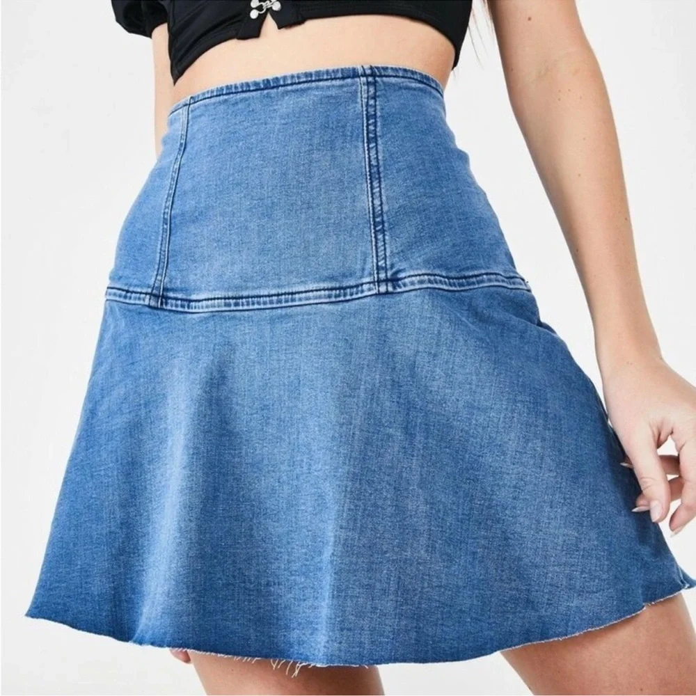 Free People Highlands Denim Blue Asymmetrical Skater Mini Skirt Raw Hem Y2K 90s